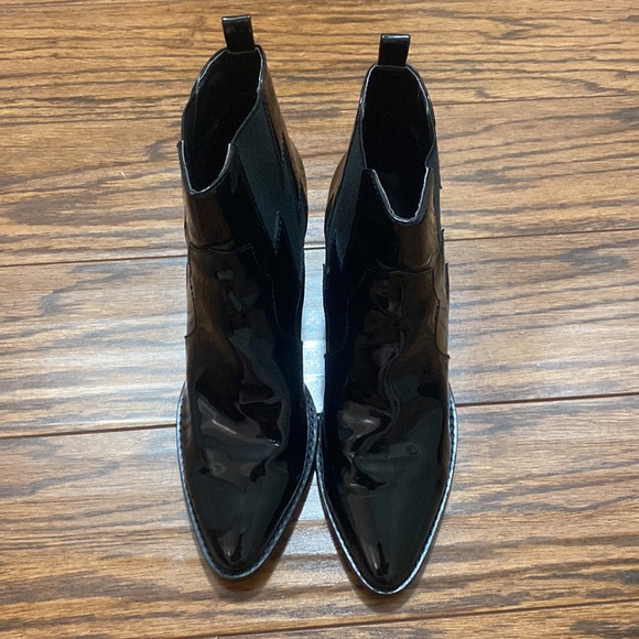 Kendall & Kylie Black Patent Leather Boots - Picture 2 of 6